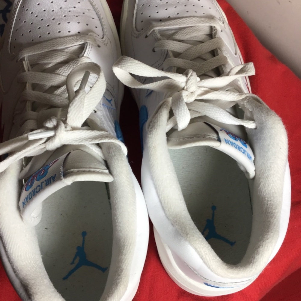 🔥😎Jordan’s women’s Stadium 90; white/powder blue, size 9, see photos, 🔥 - Picture 7 of 10